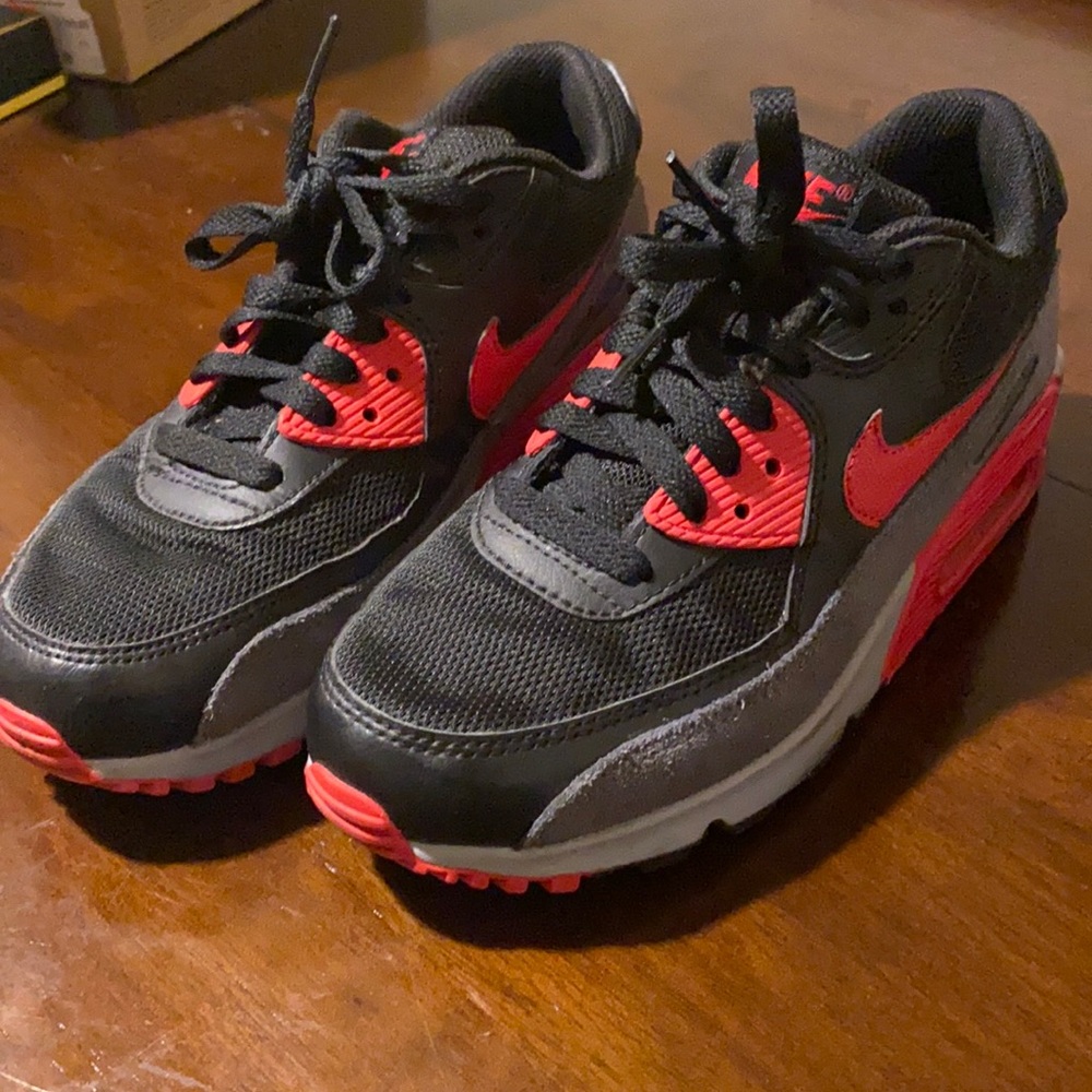NIKE AIR MAX SHOES